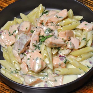 PENNE AL SALMONE SALSA BIANCA